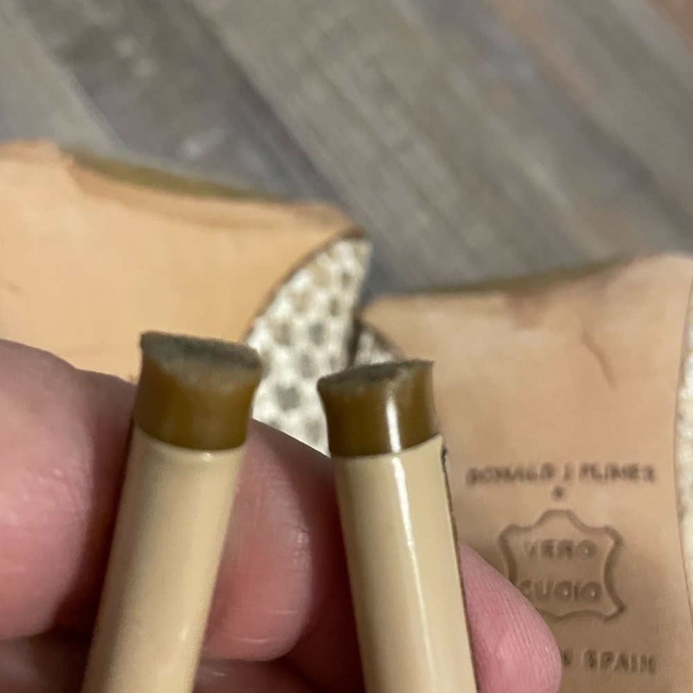 Donald J. Pliner Cream and Tan Lace Stiletto Pumps, Size 6.5M - Picture 7 of 14